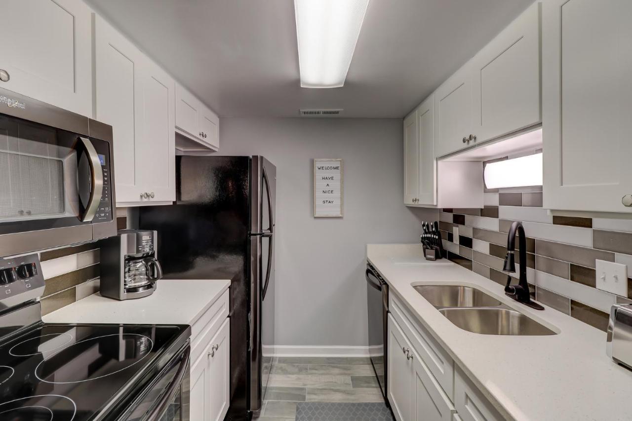 #111 Elaborate Condo Ideal Location 2Brm/2 Parking Хилтон-Хед-Айленд Экстерьер фото