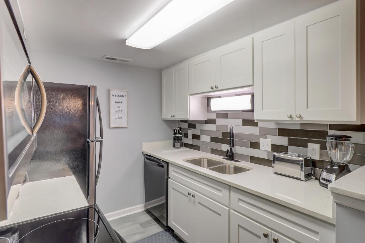 #111 Elaborate Condo Ideal Location 2Brm/2 Parking Хилтон-Хед-Айленд Экстерьер фото